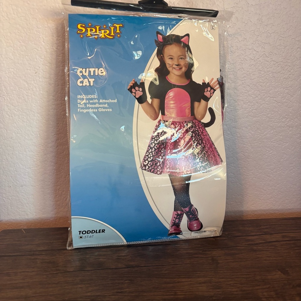 Girls Halloween cat costume size 5T-6T - Picture 2 of 3